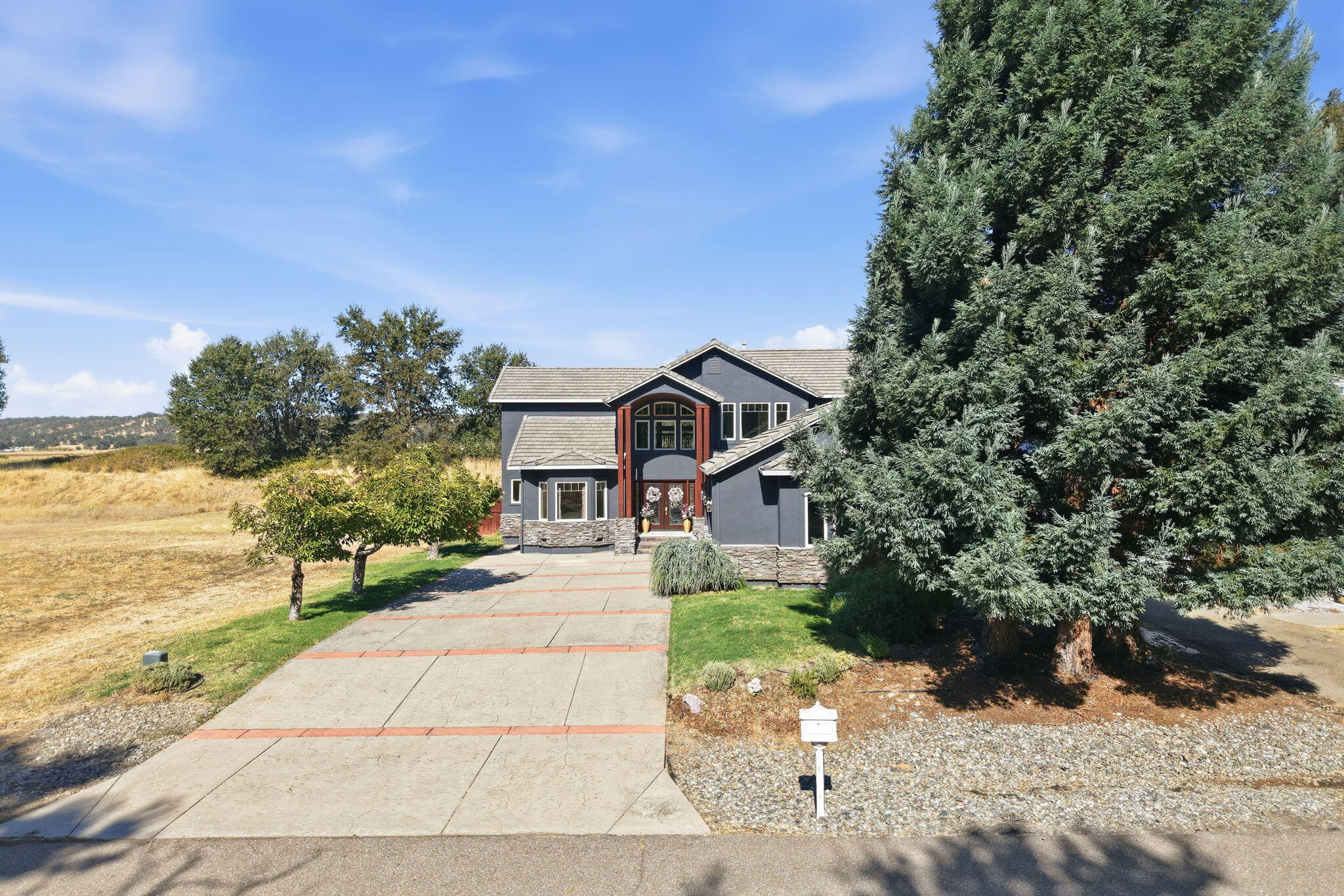 main property photo 50