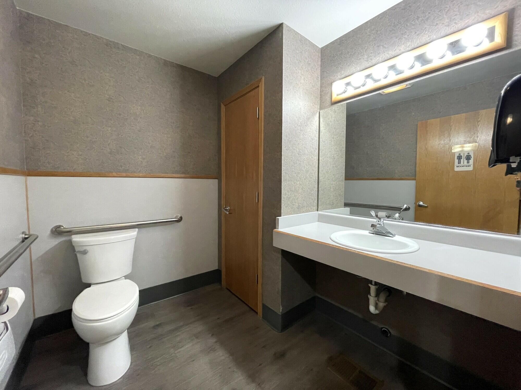 main property photo 15