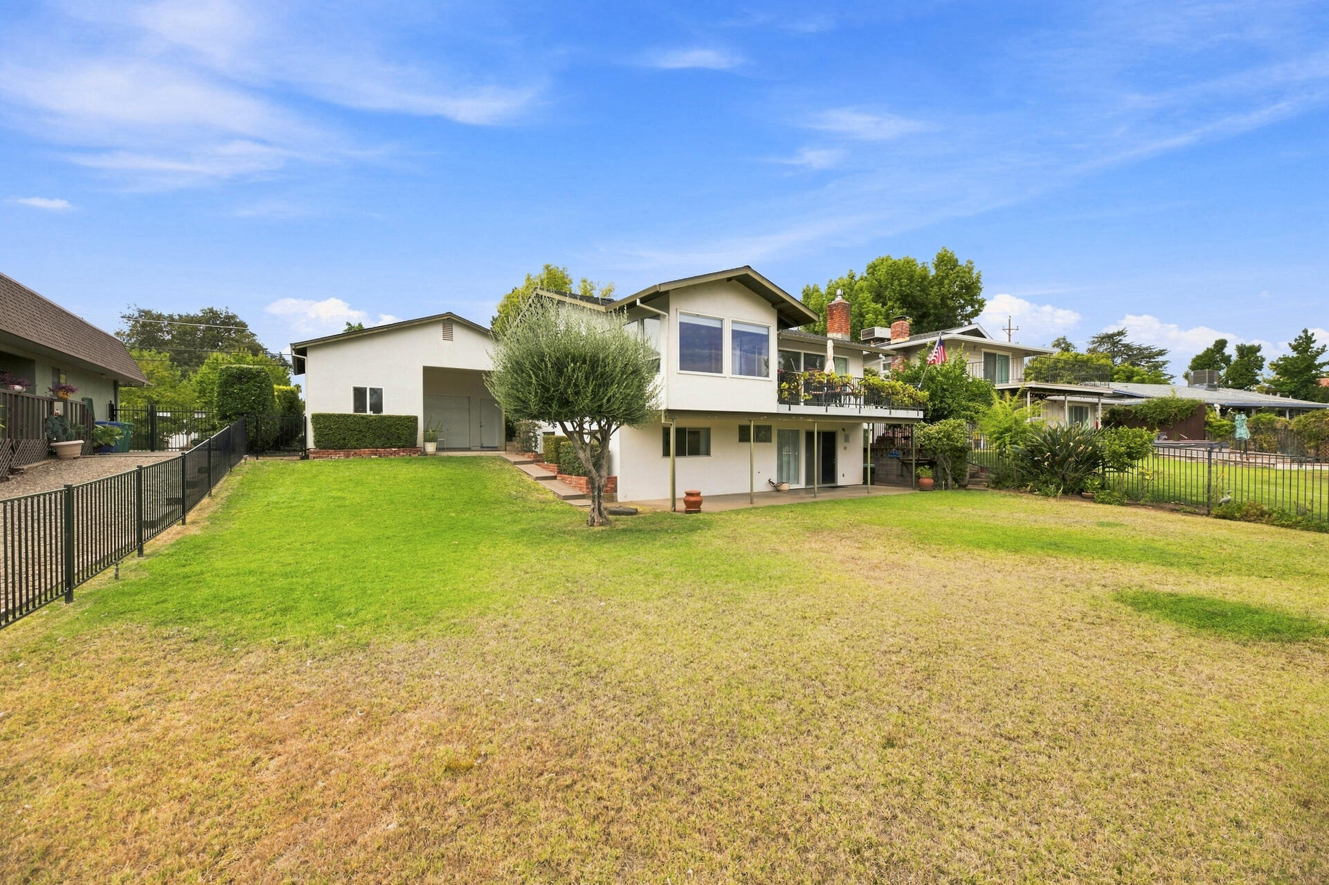 main property photo 29