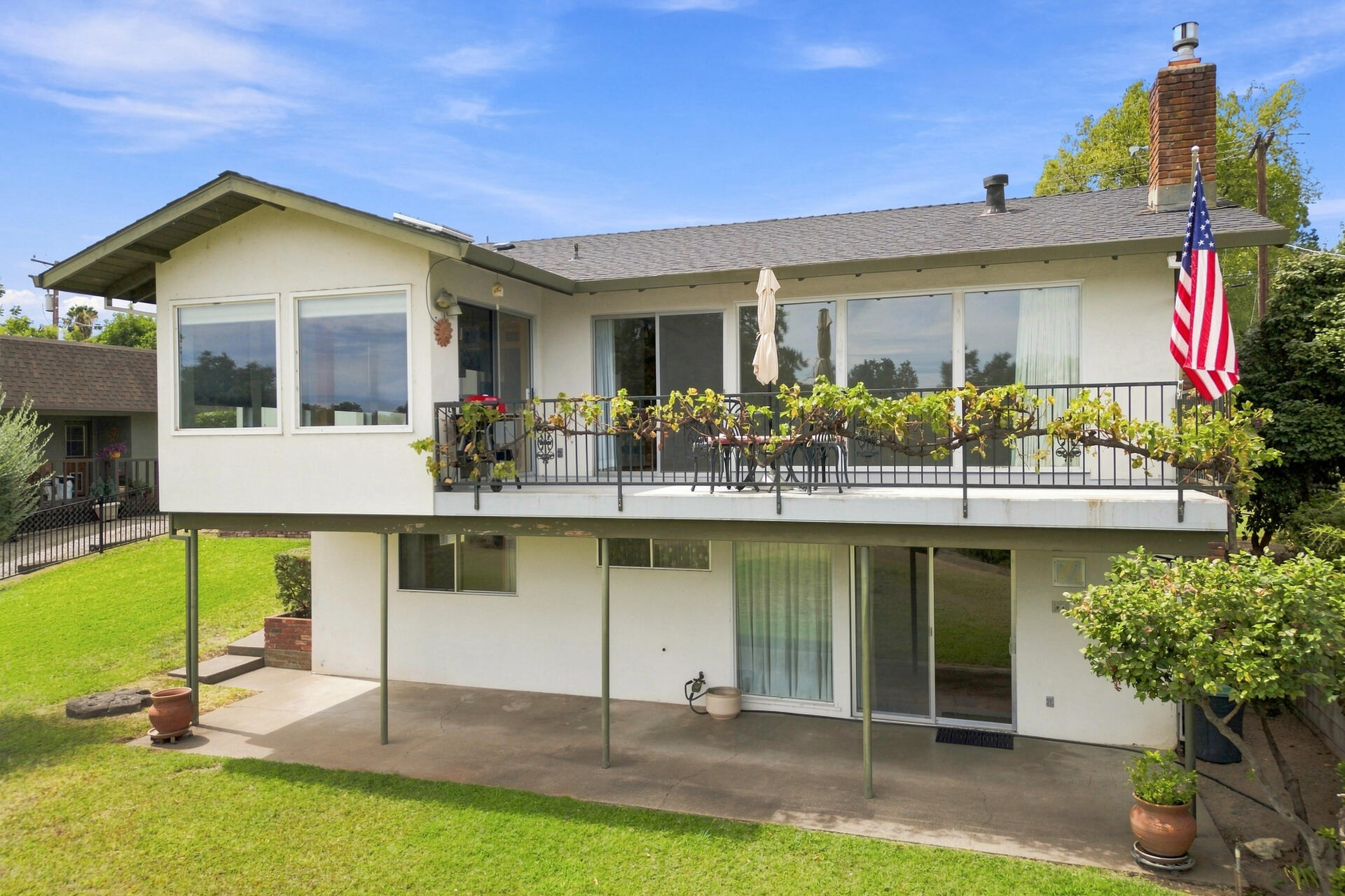 main property photo 30