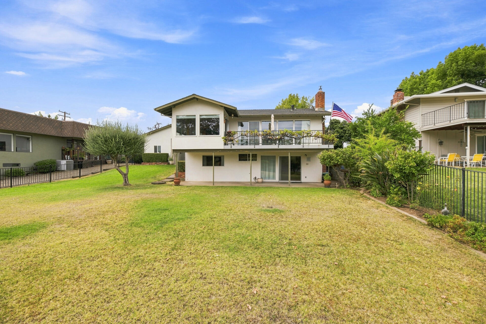 main property photo 32