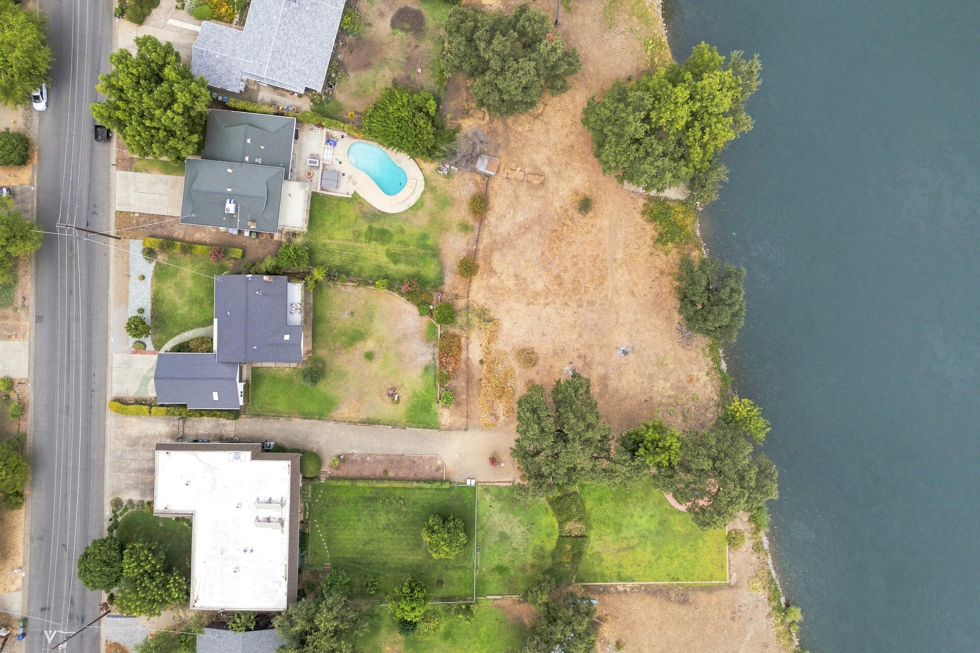 main property photo 42