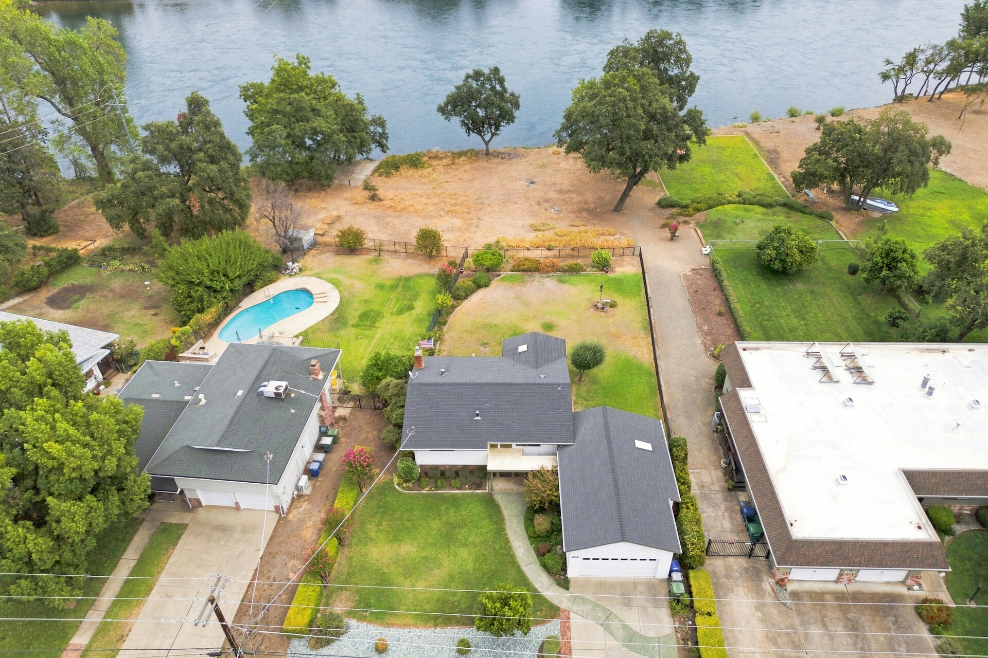 main property photo 43
