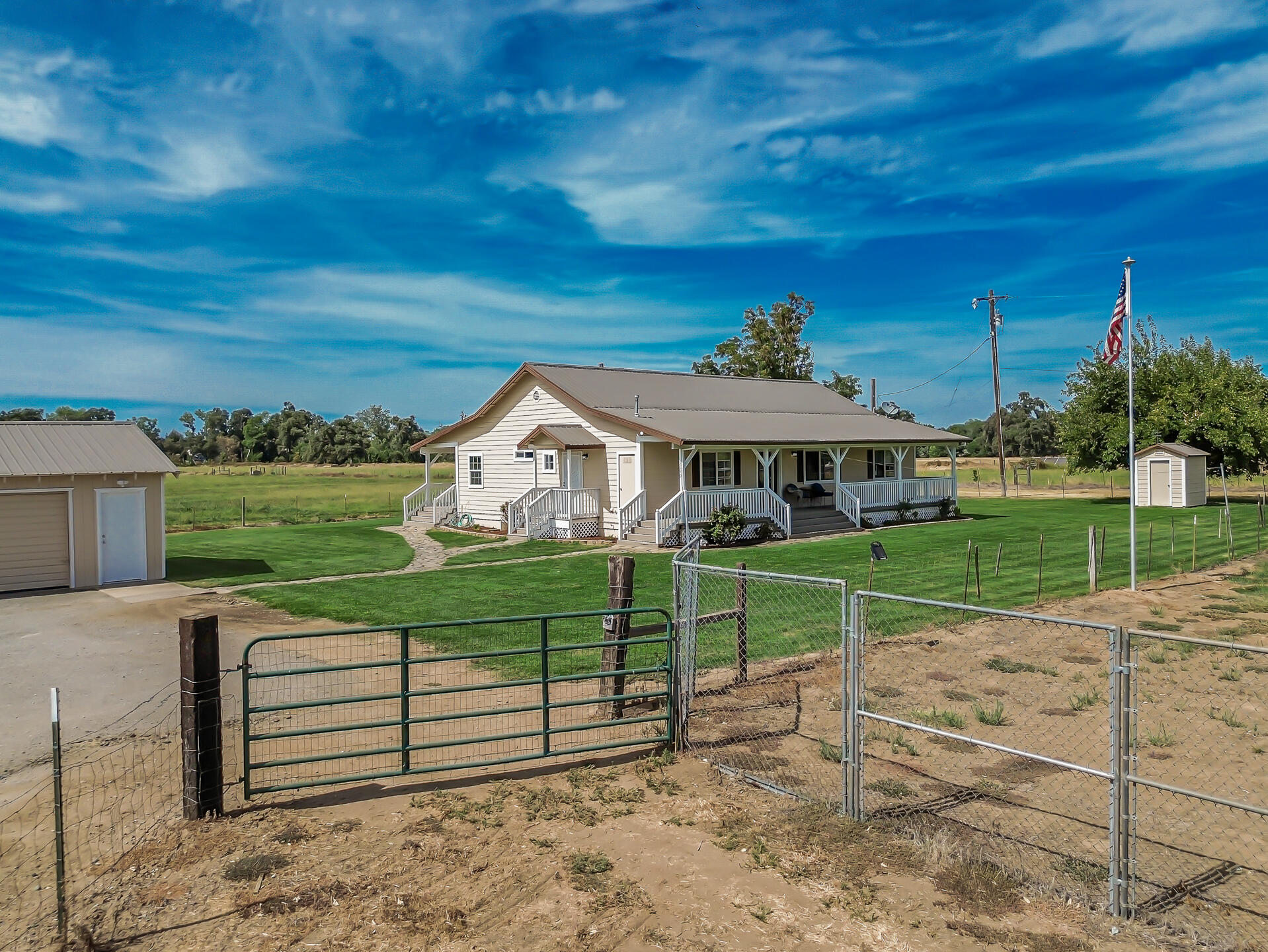main property photo 9