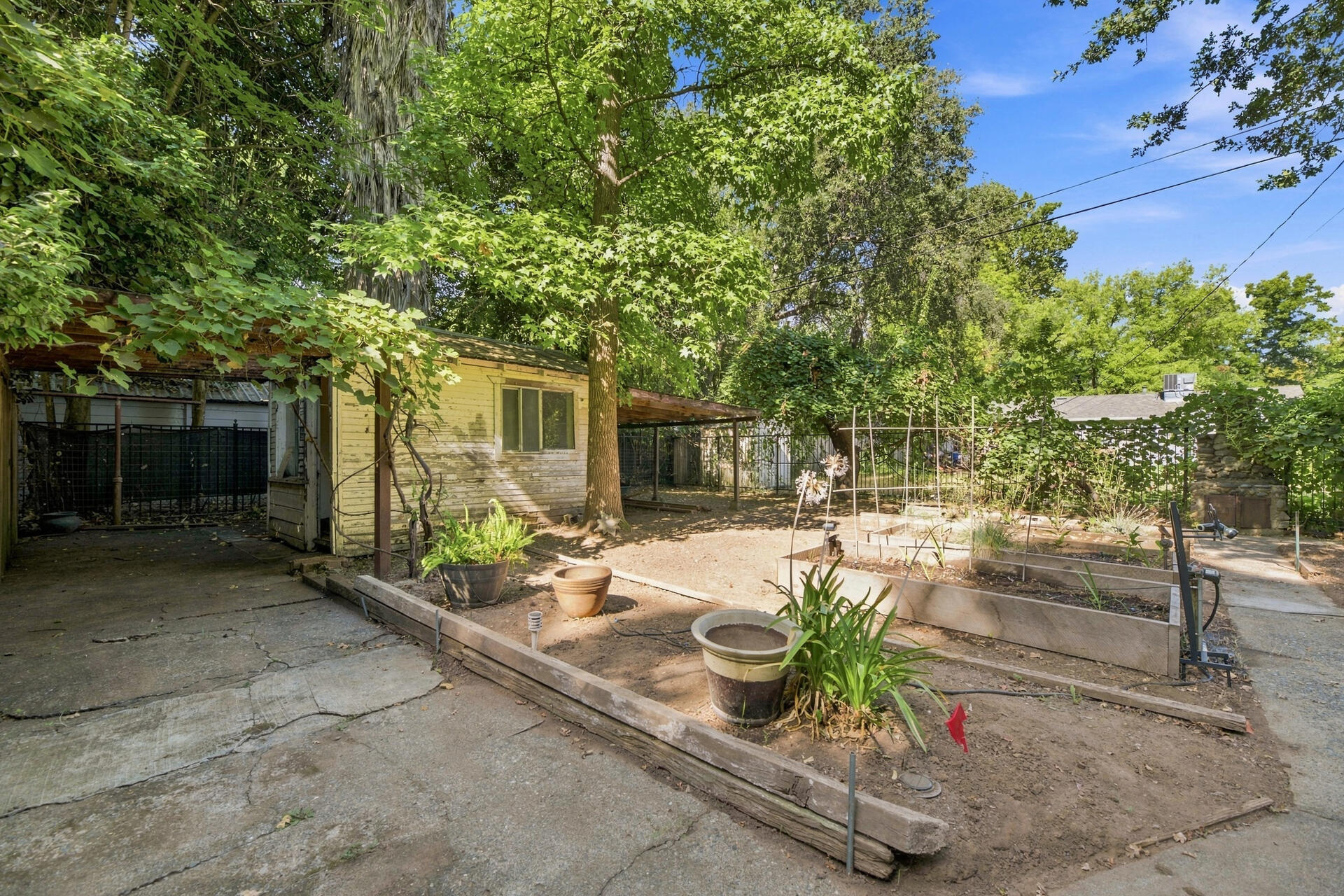 main property photo 21