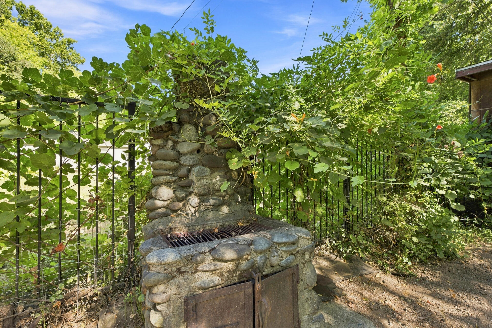 main property photo 22