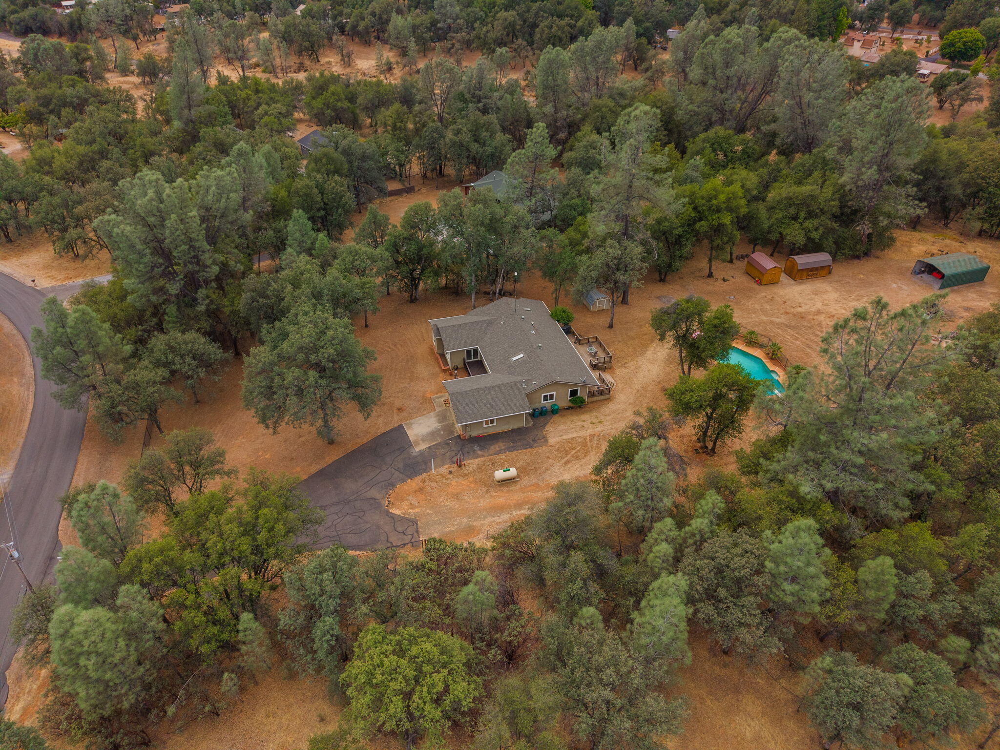 main property photo 45