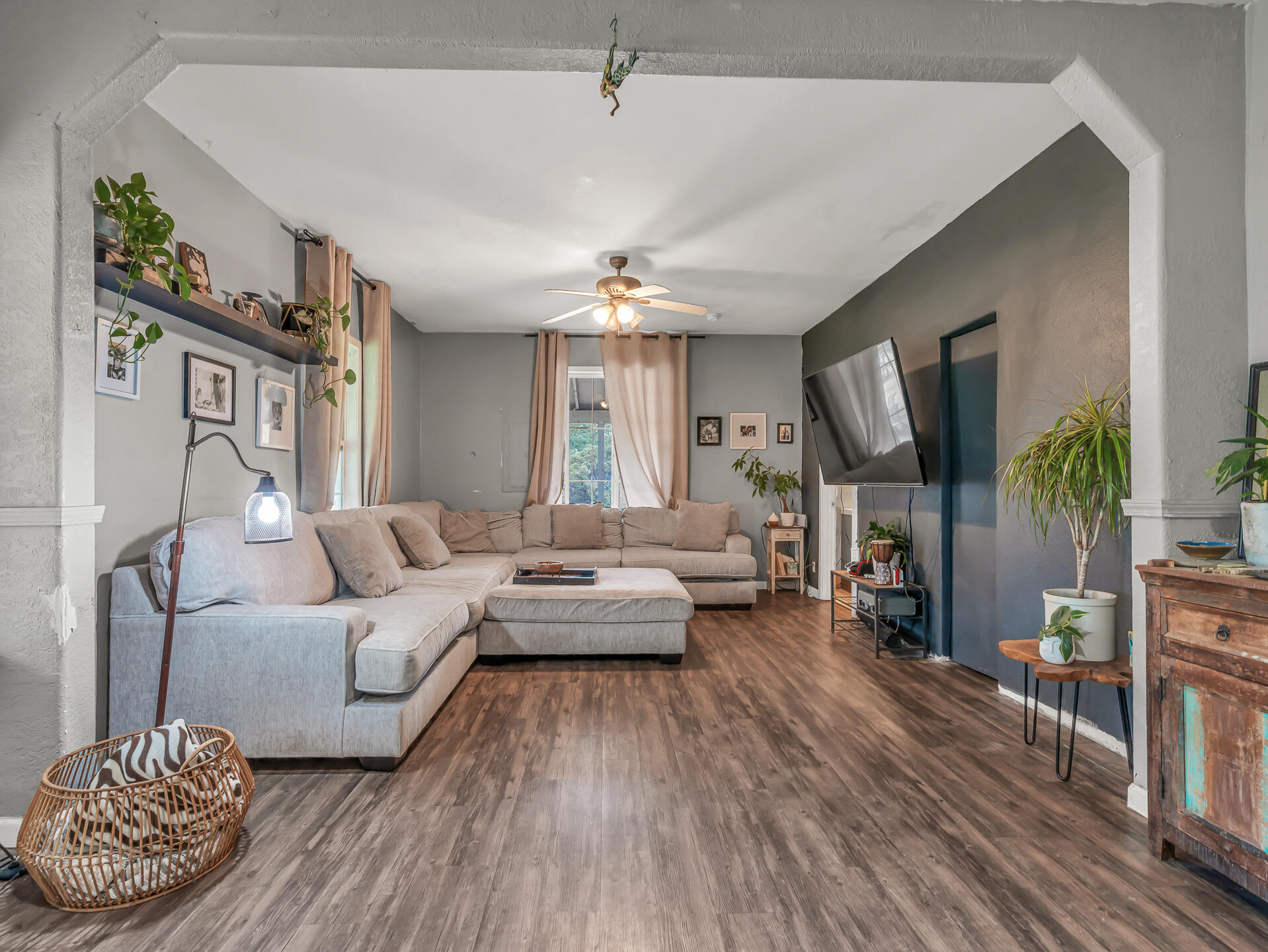 main property photo 13