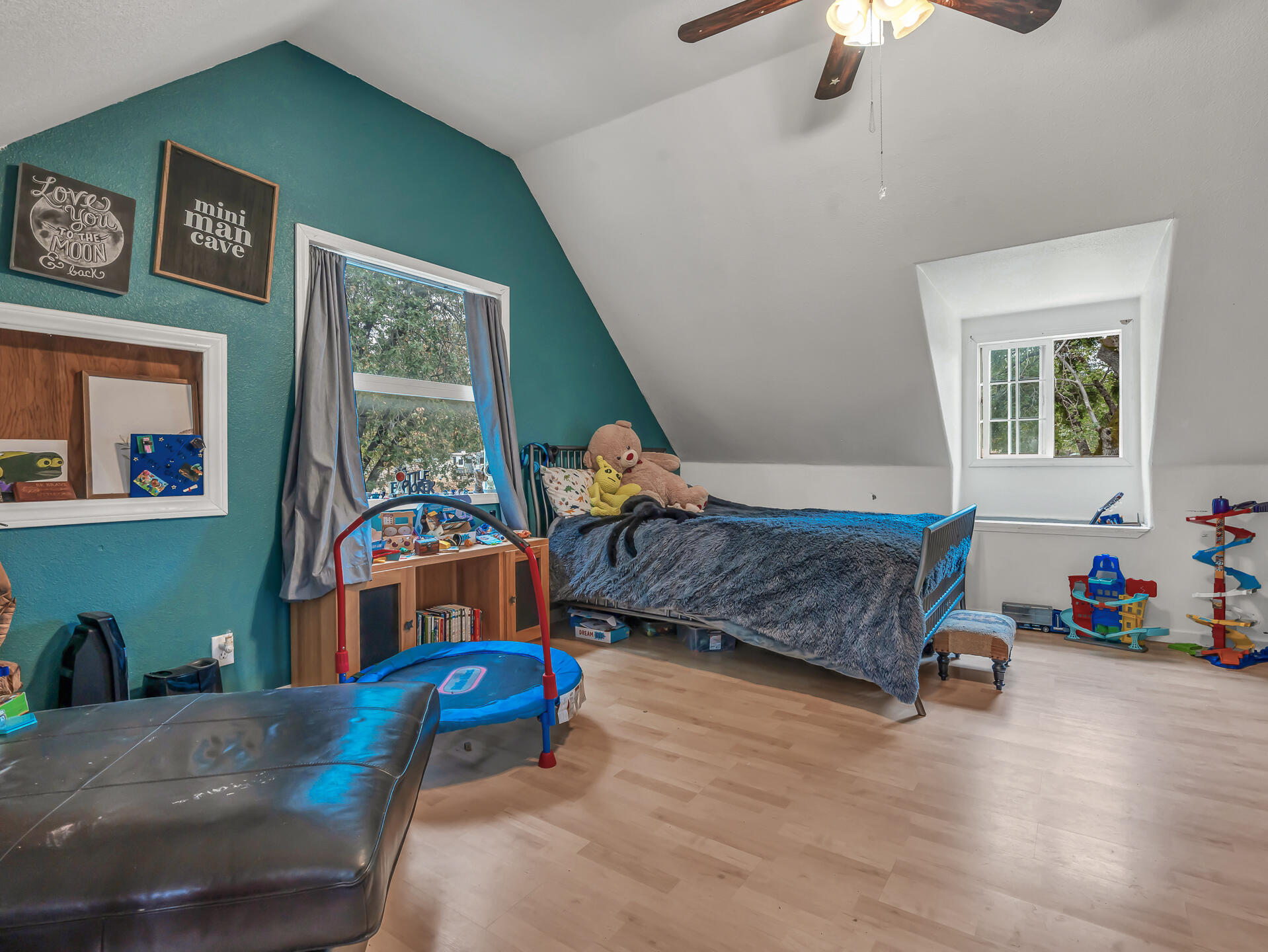 main property photo 25