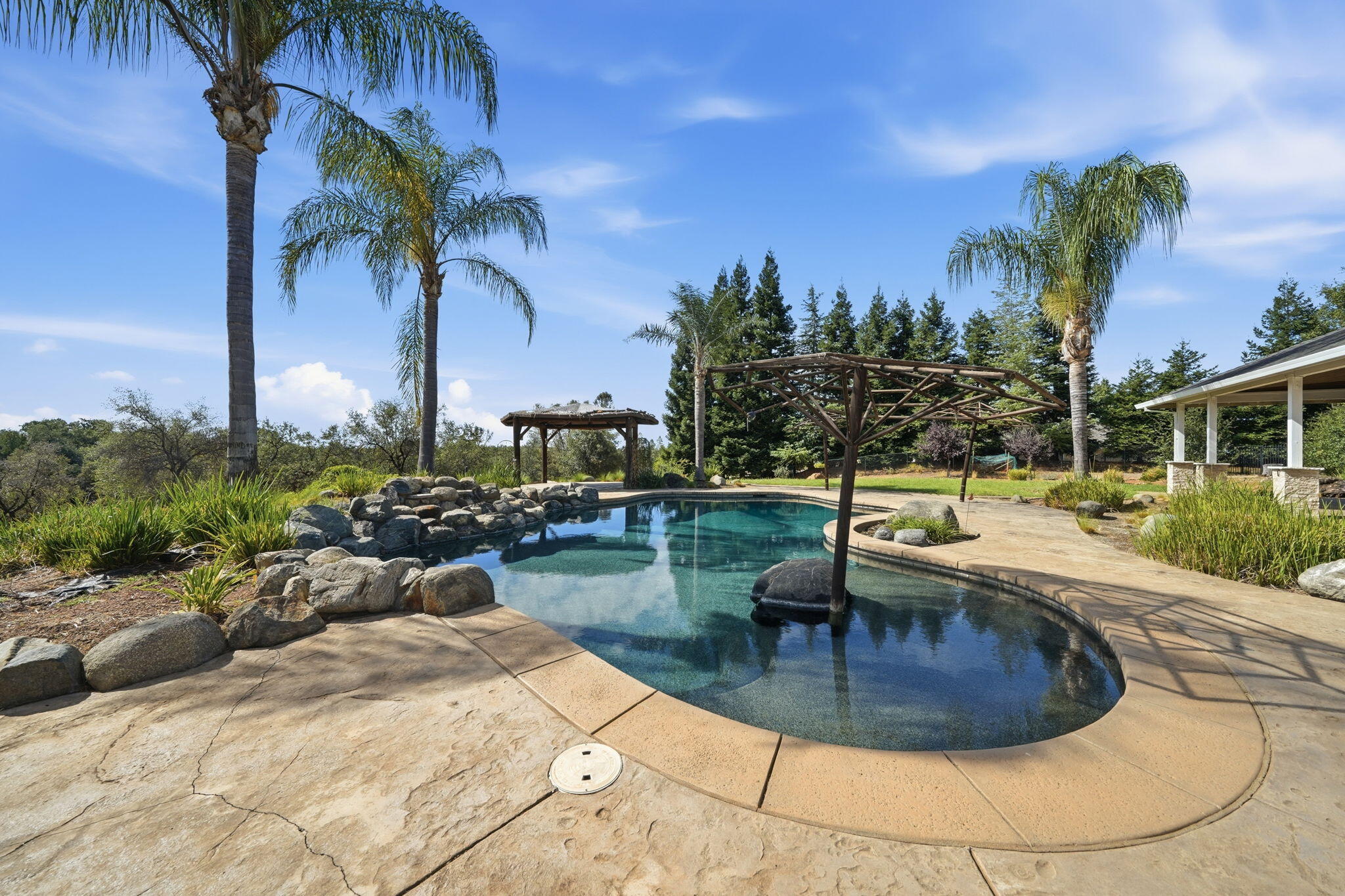 main property photo 50