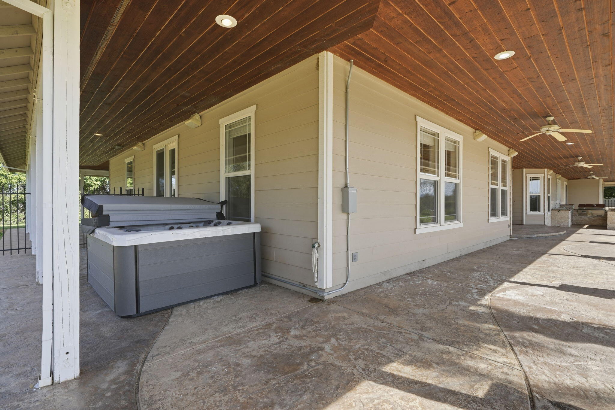 main property photo 54