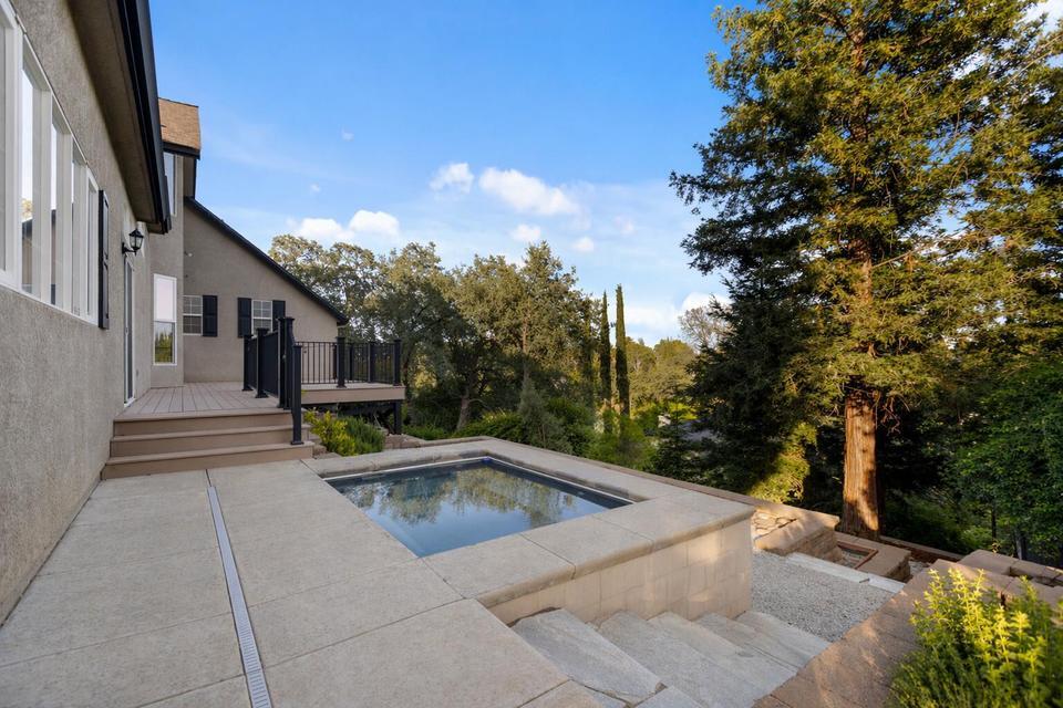 main property photo 66