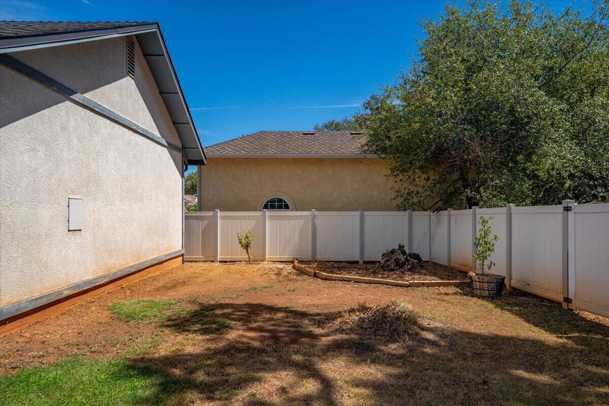 main property photo 75