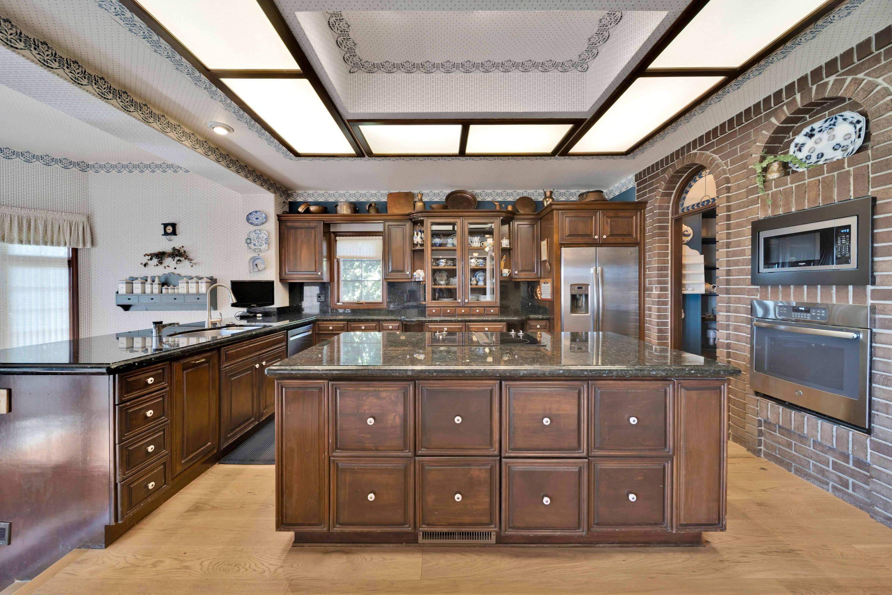 main property photo 18