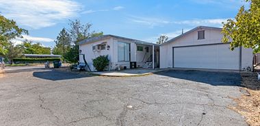 image of property with 2 Bed | 2 Bath | 960 Sqft