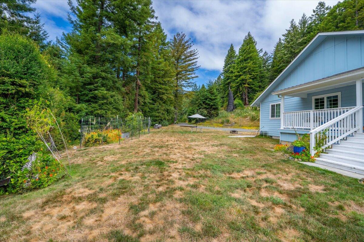 main property photo 40