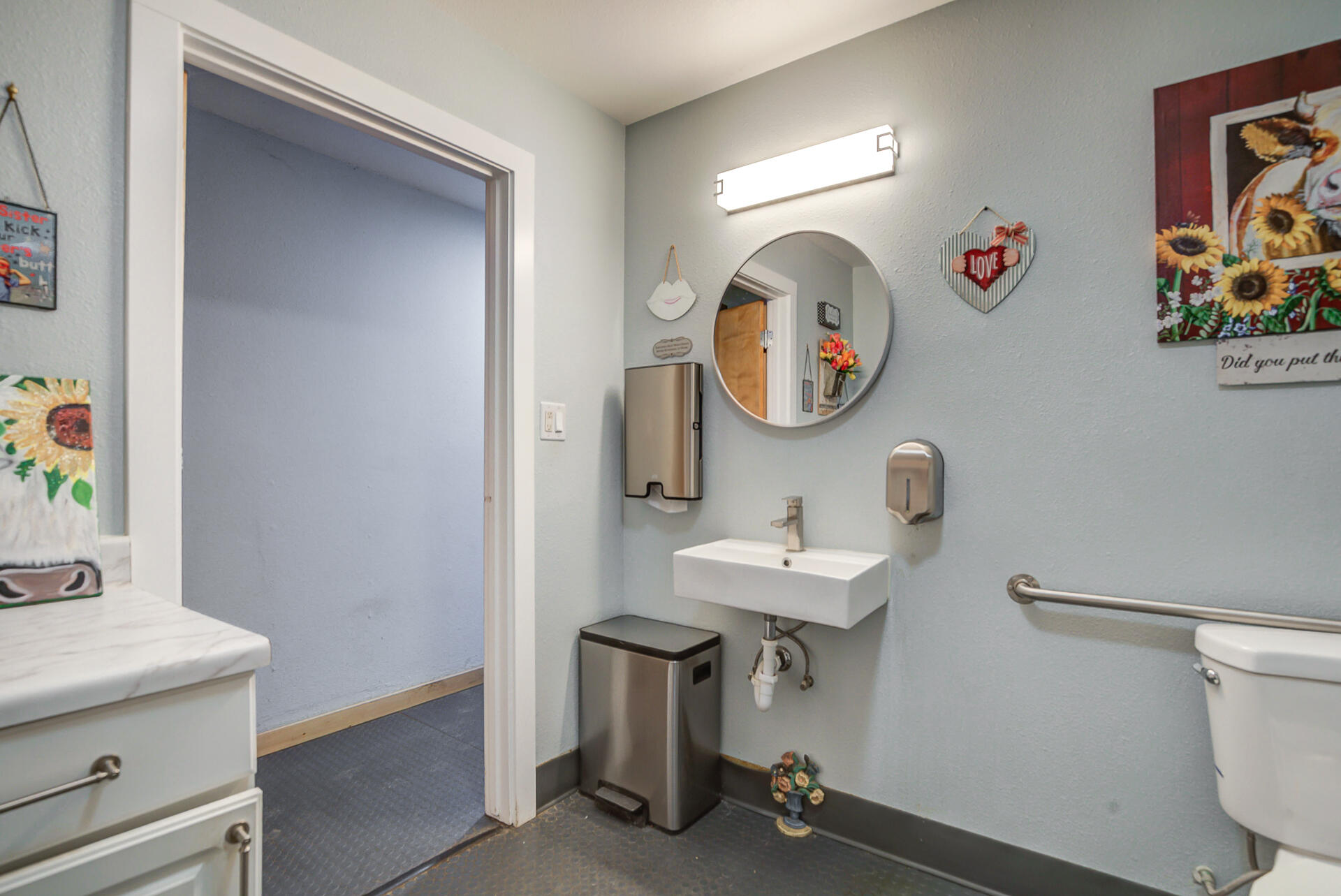 main property photo 24