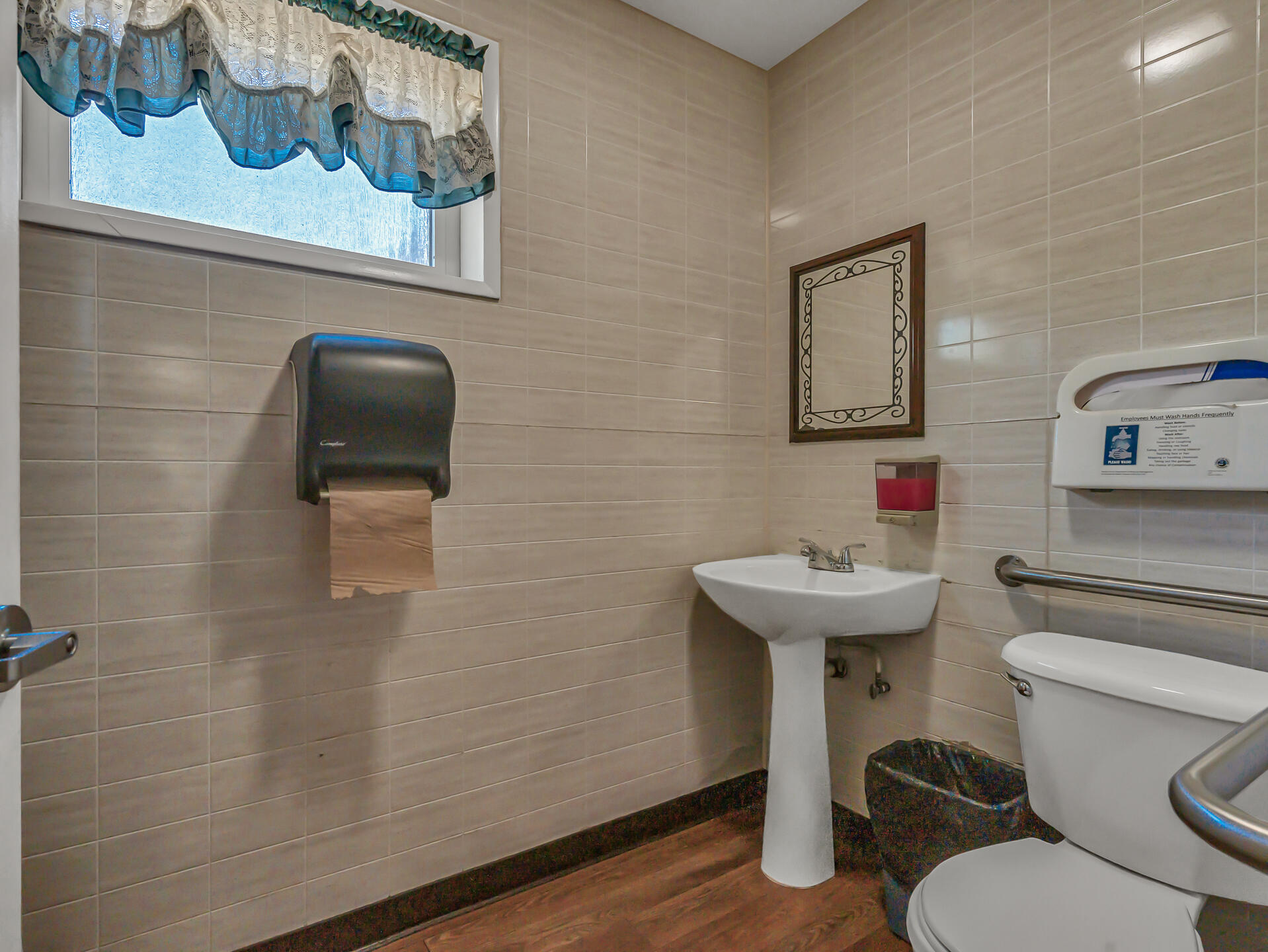 main property photo 39