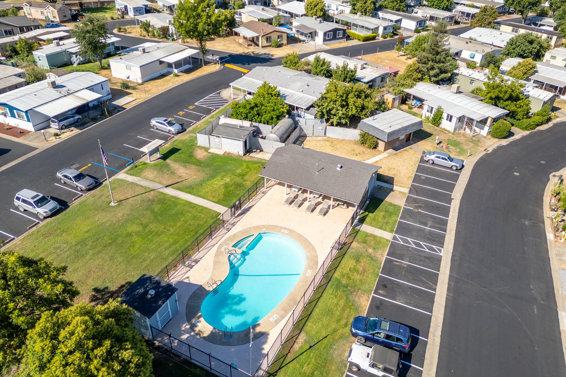 main property photo 15
