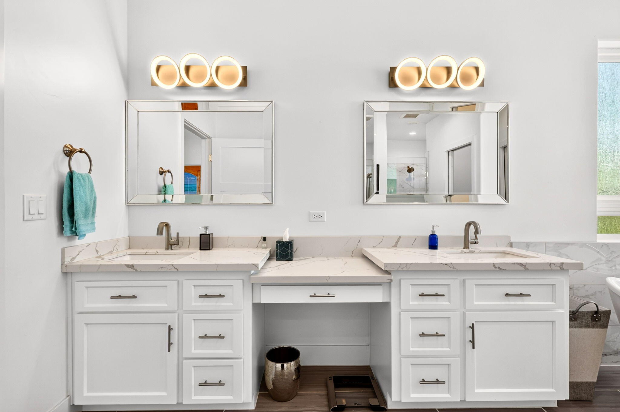 main property photo 75