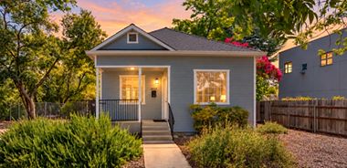image of property with 1 Bed | 1 Bath | 905 Sqft