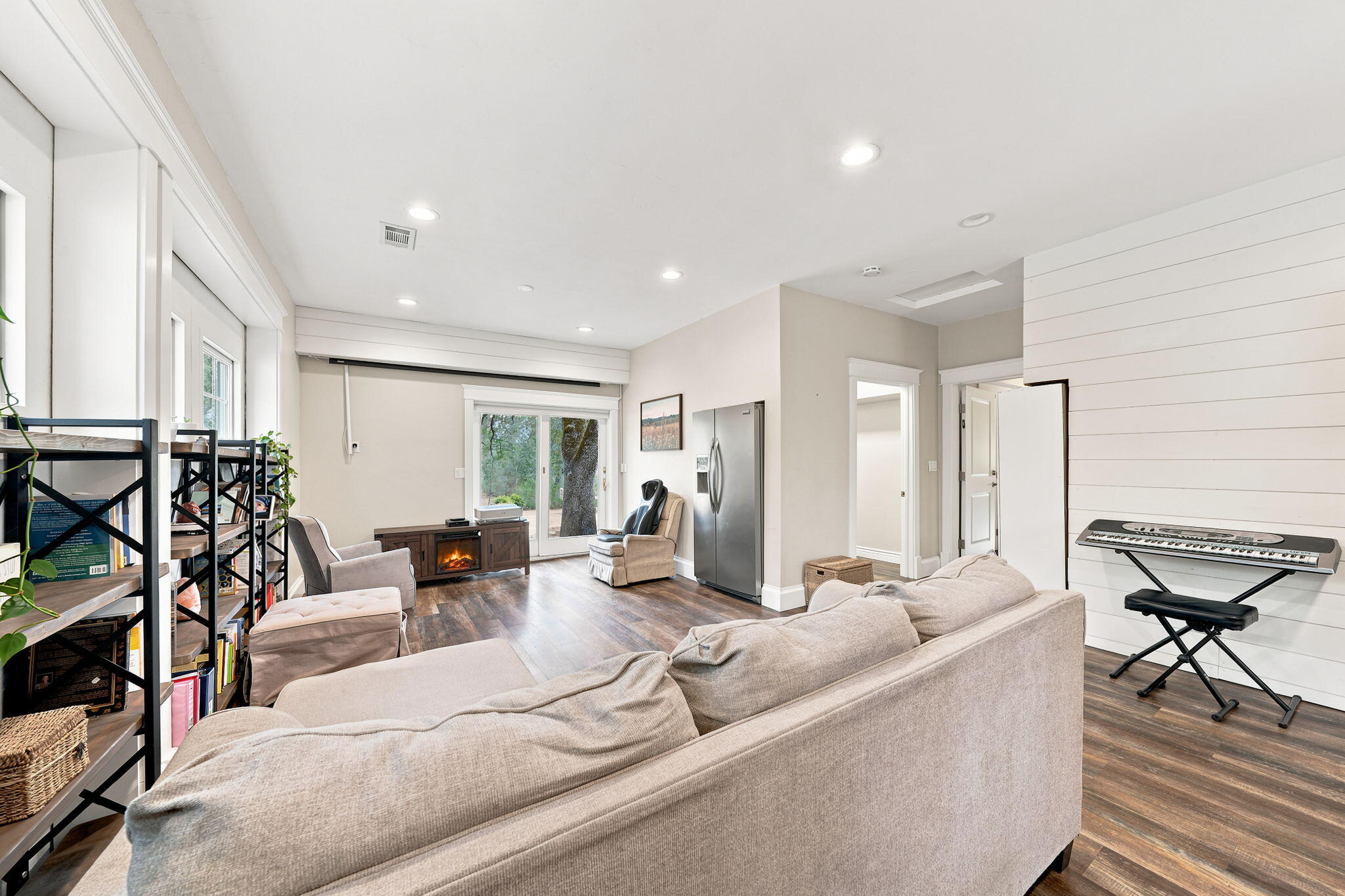 main property photo 92