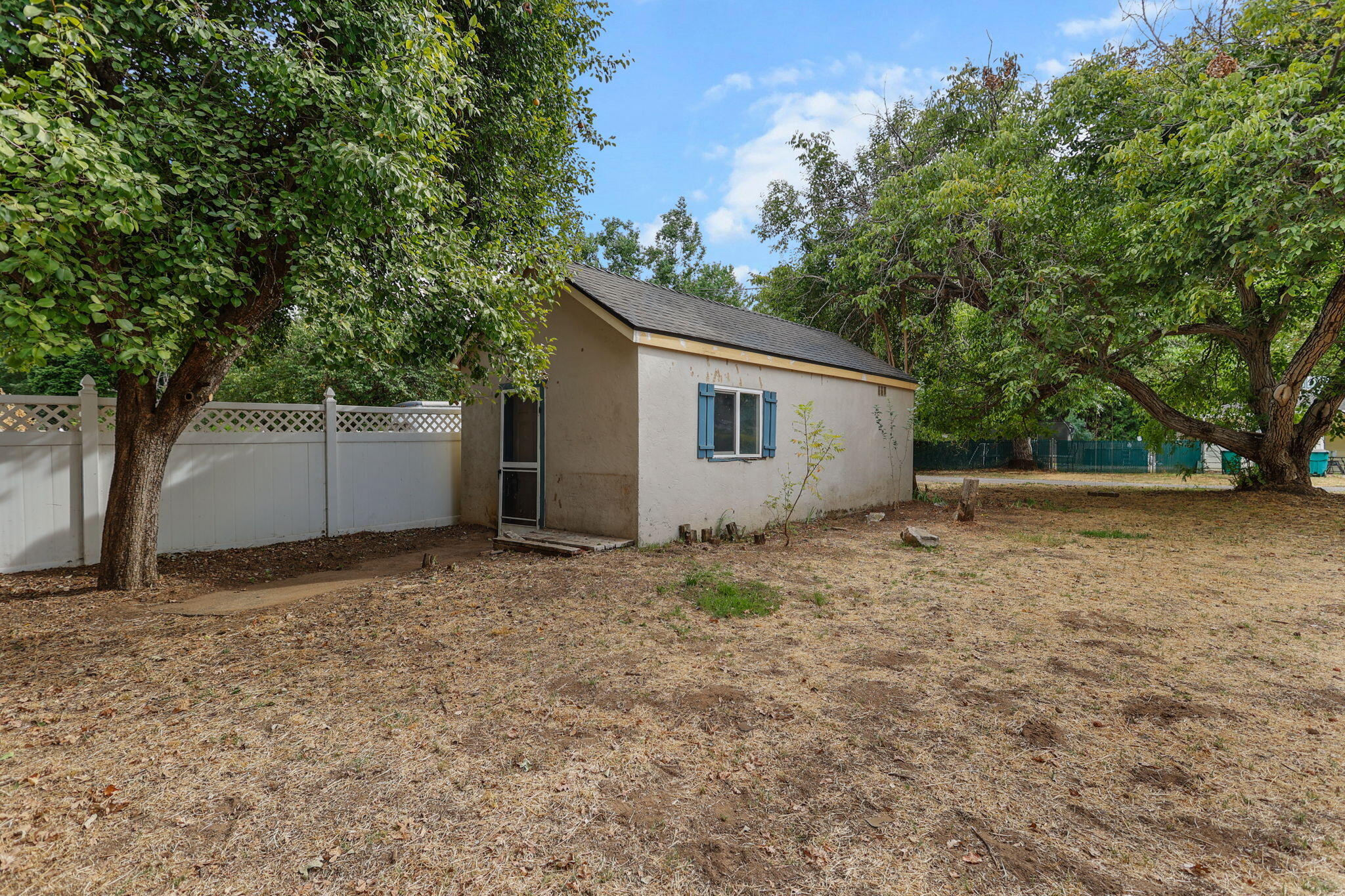 main property photo 30