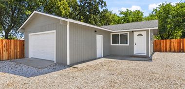 image of property with 3 Bed | 1 Bath | 918 Sqft