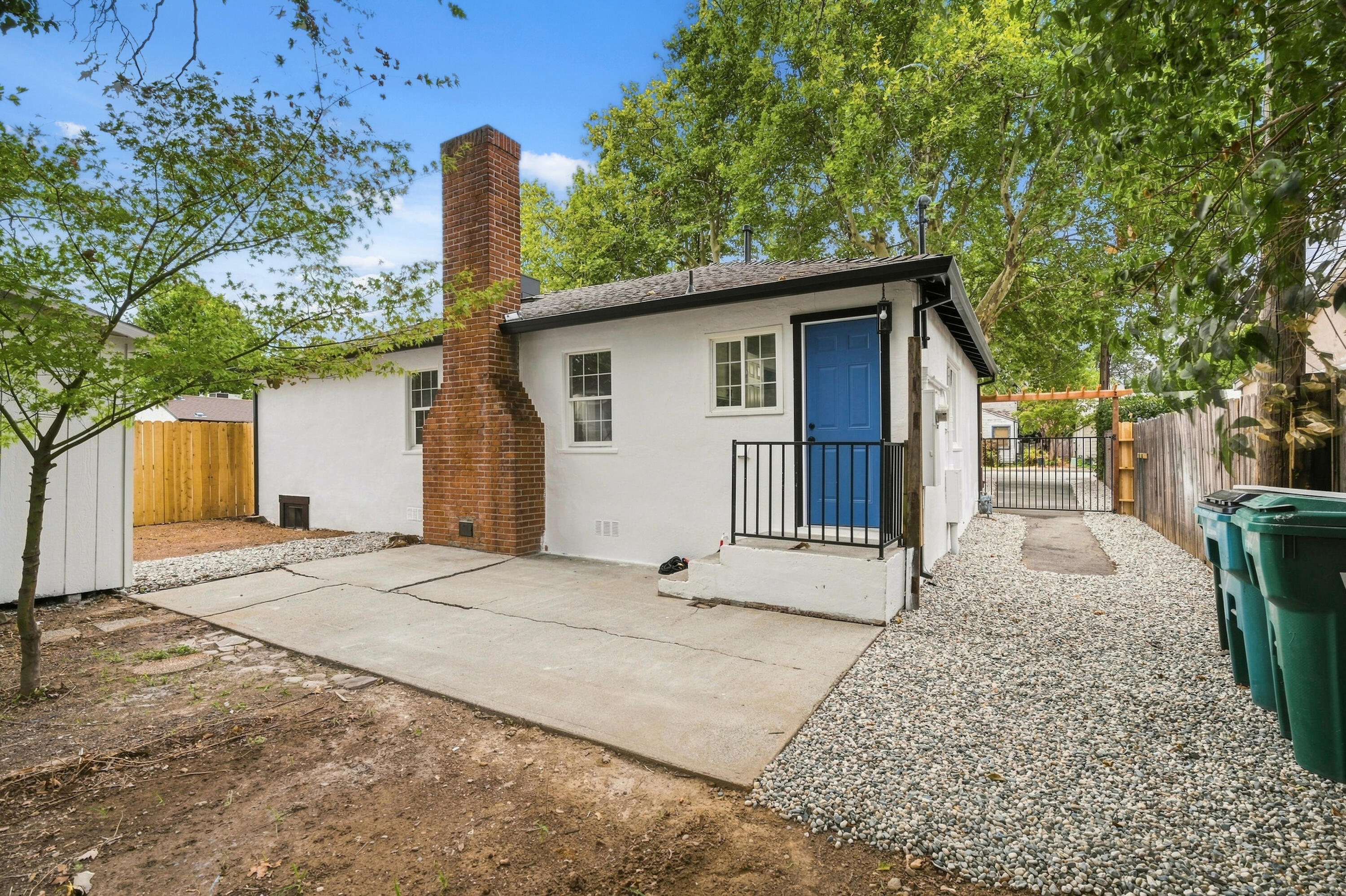 main property photo 22