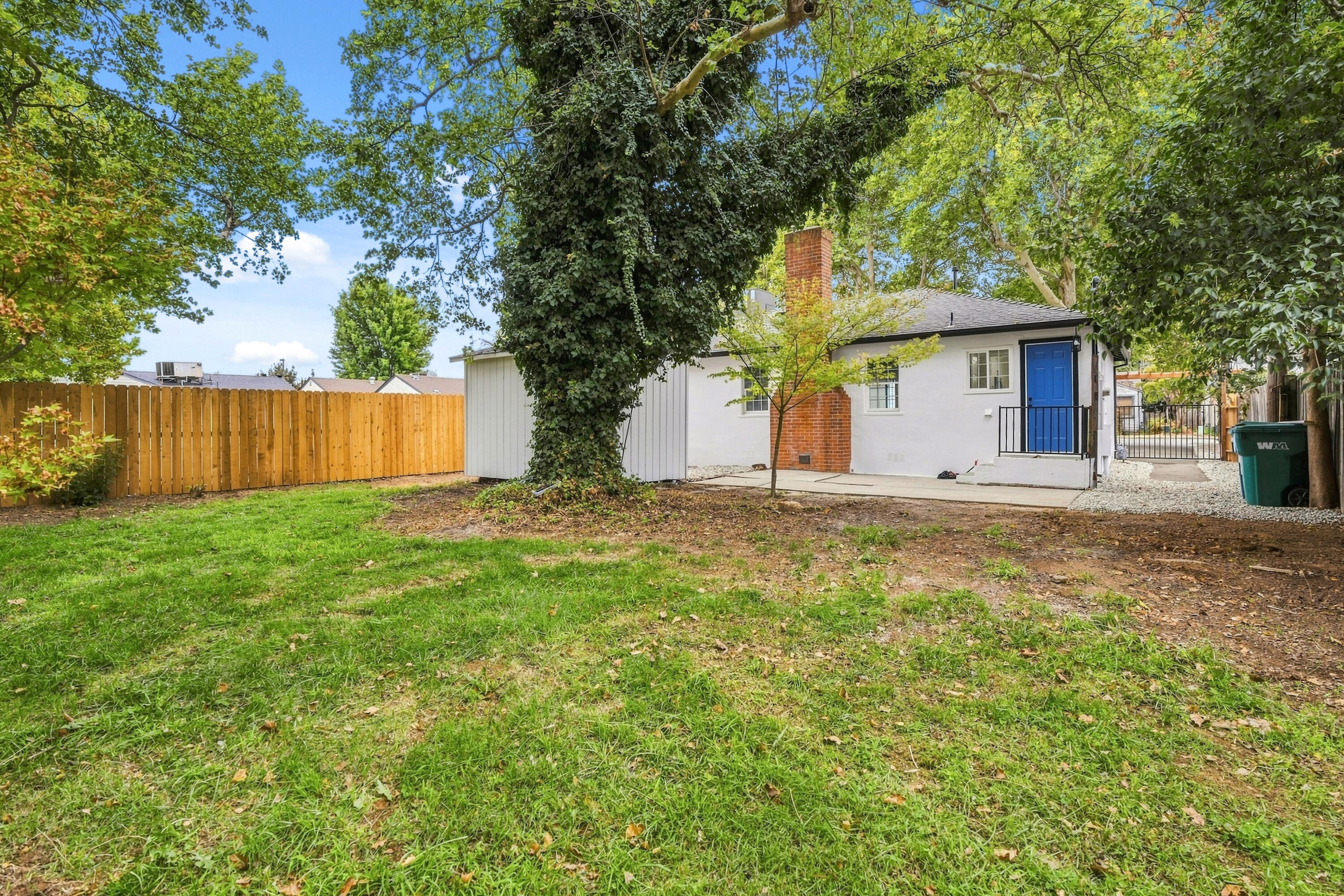 main property photo 23