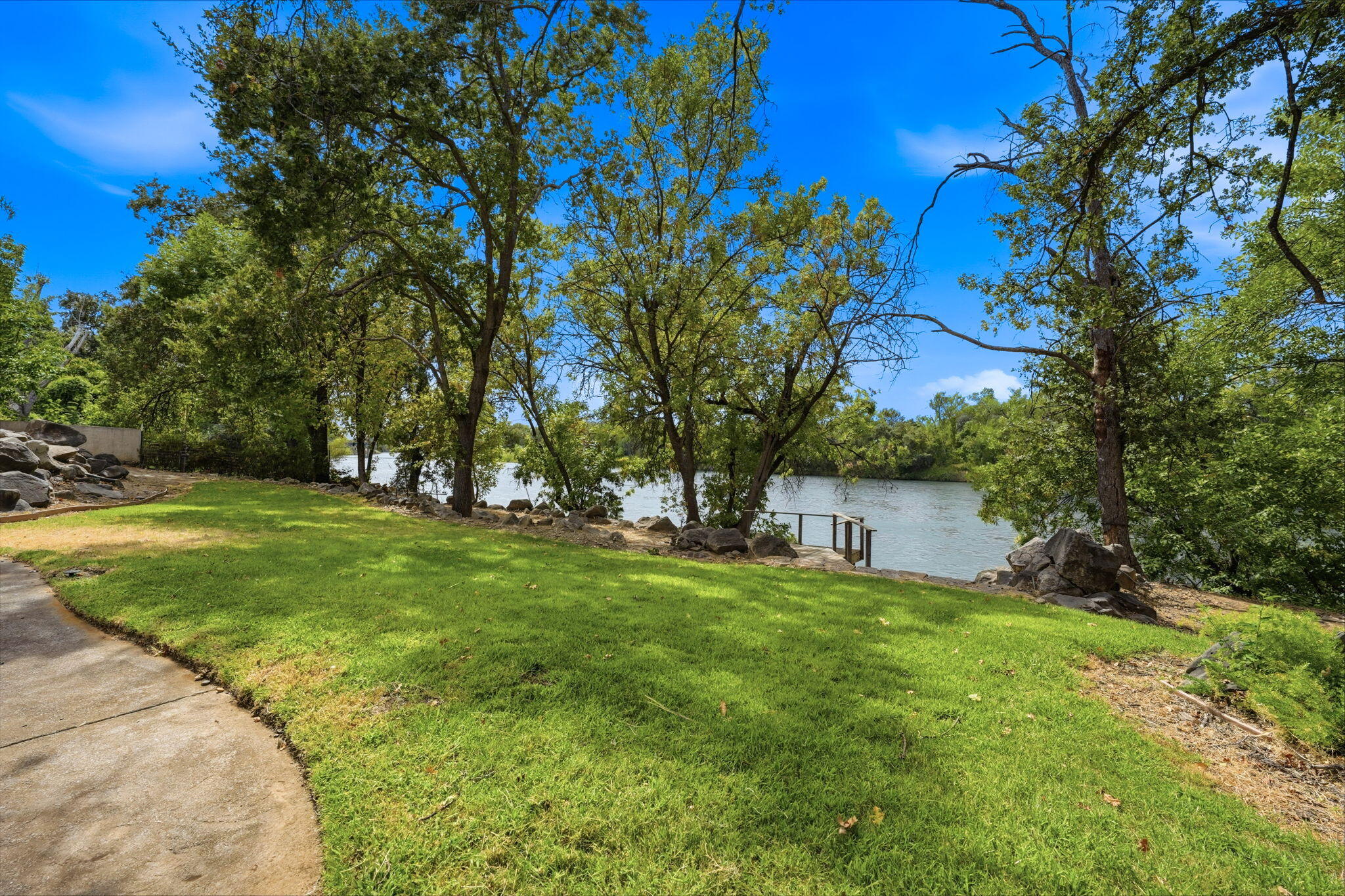 main property photo 34
