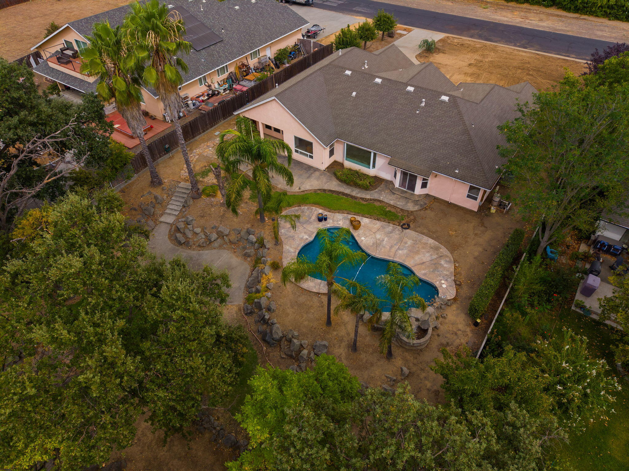 main property photo 38
