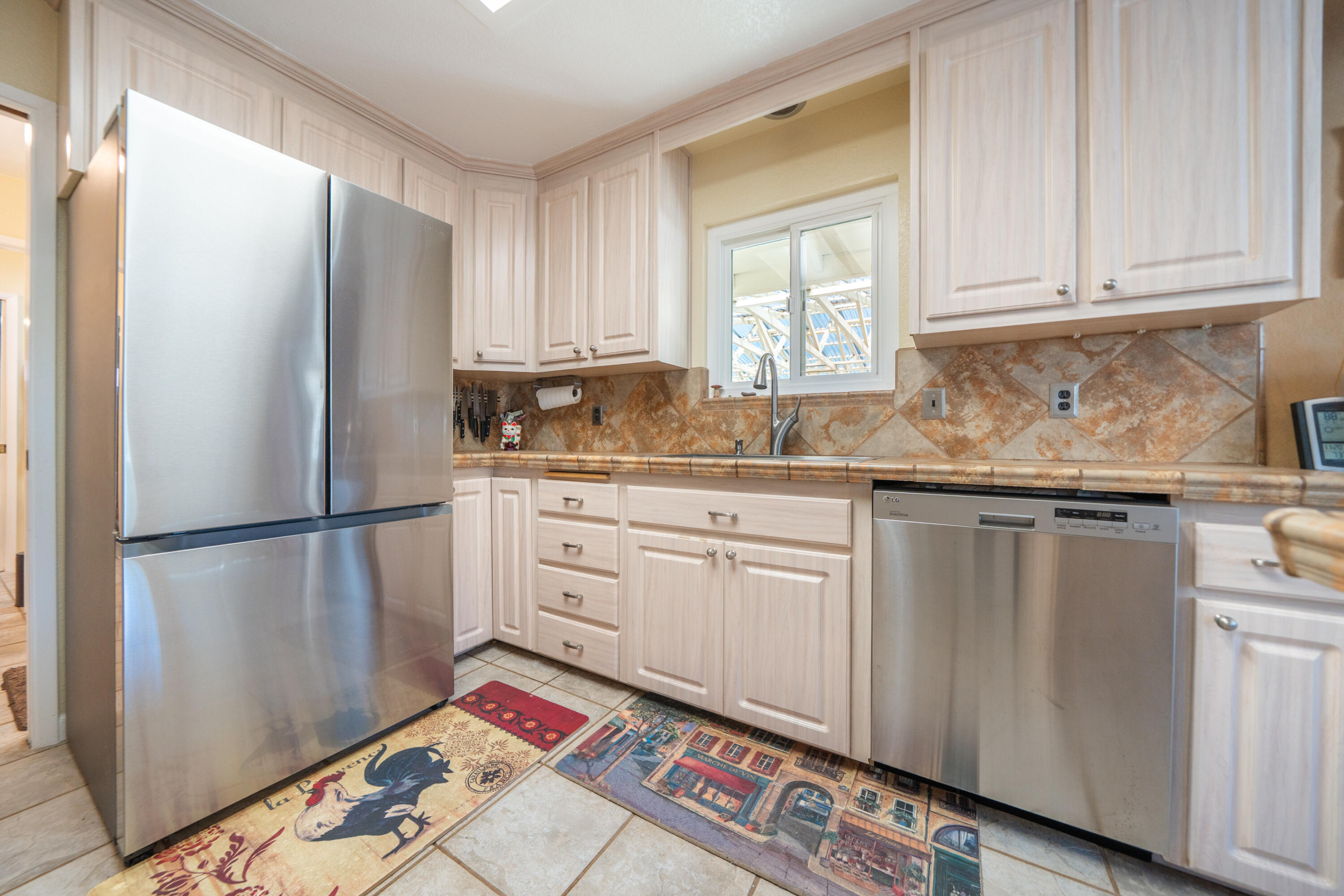 main property photo 16