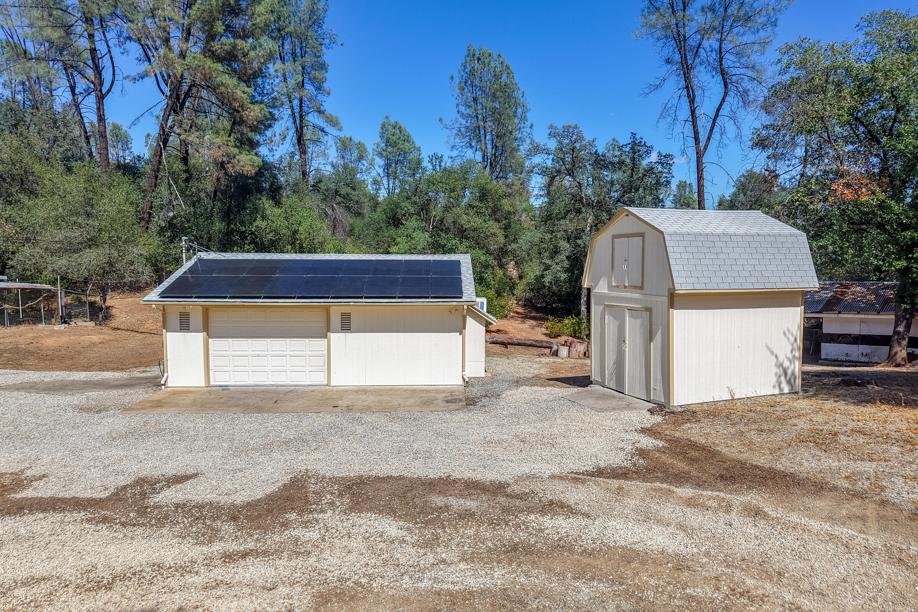 main property photo 78