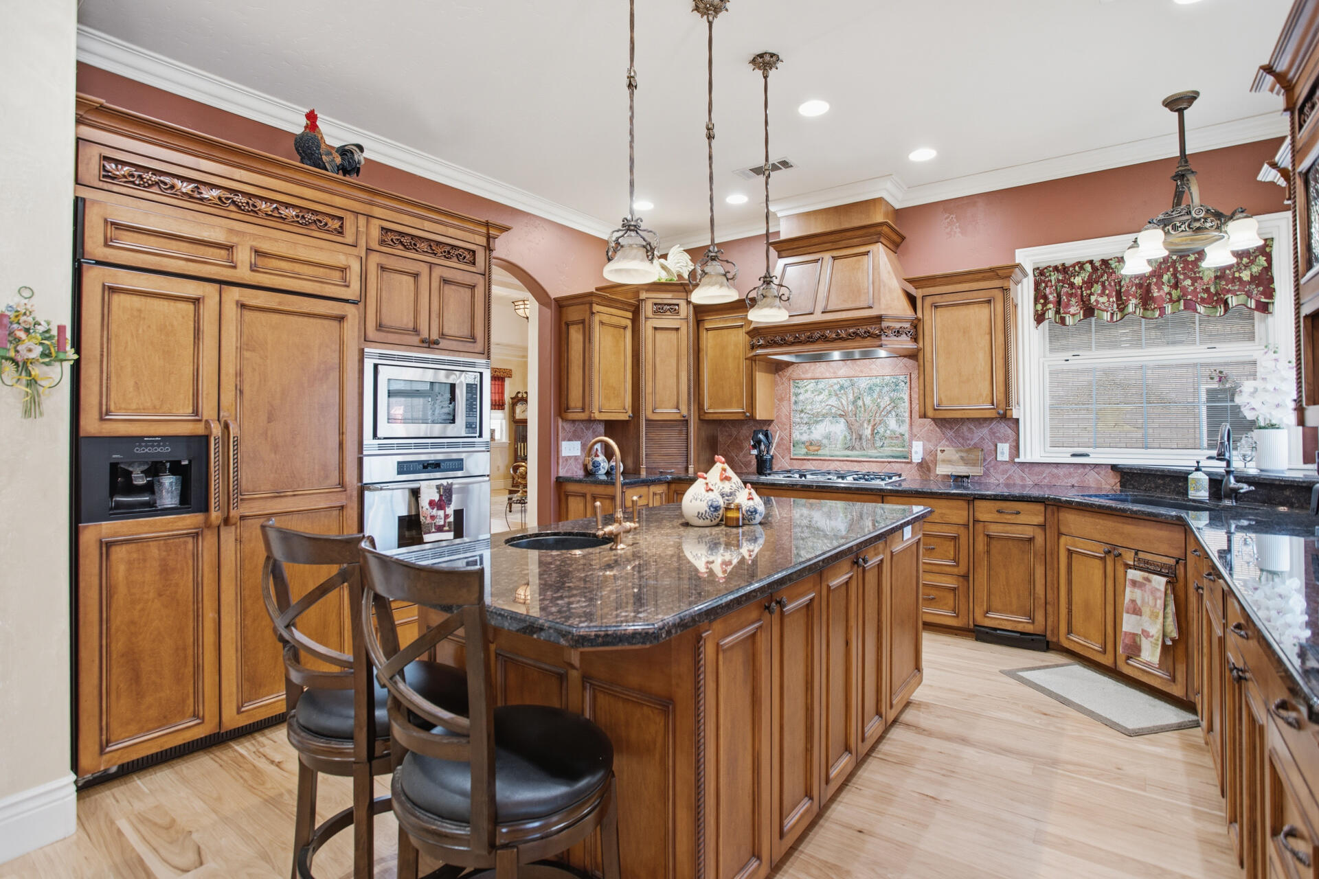 main property photo 10