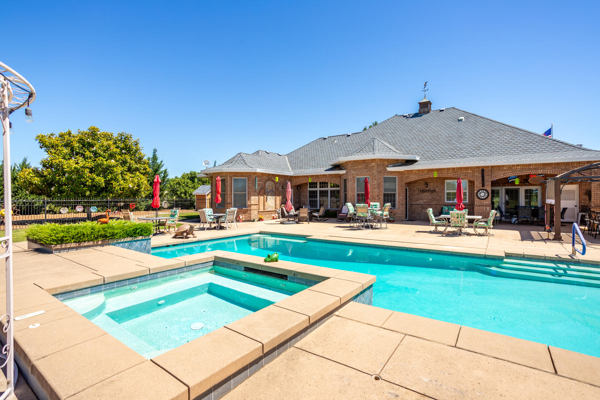 main property photo 33