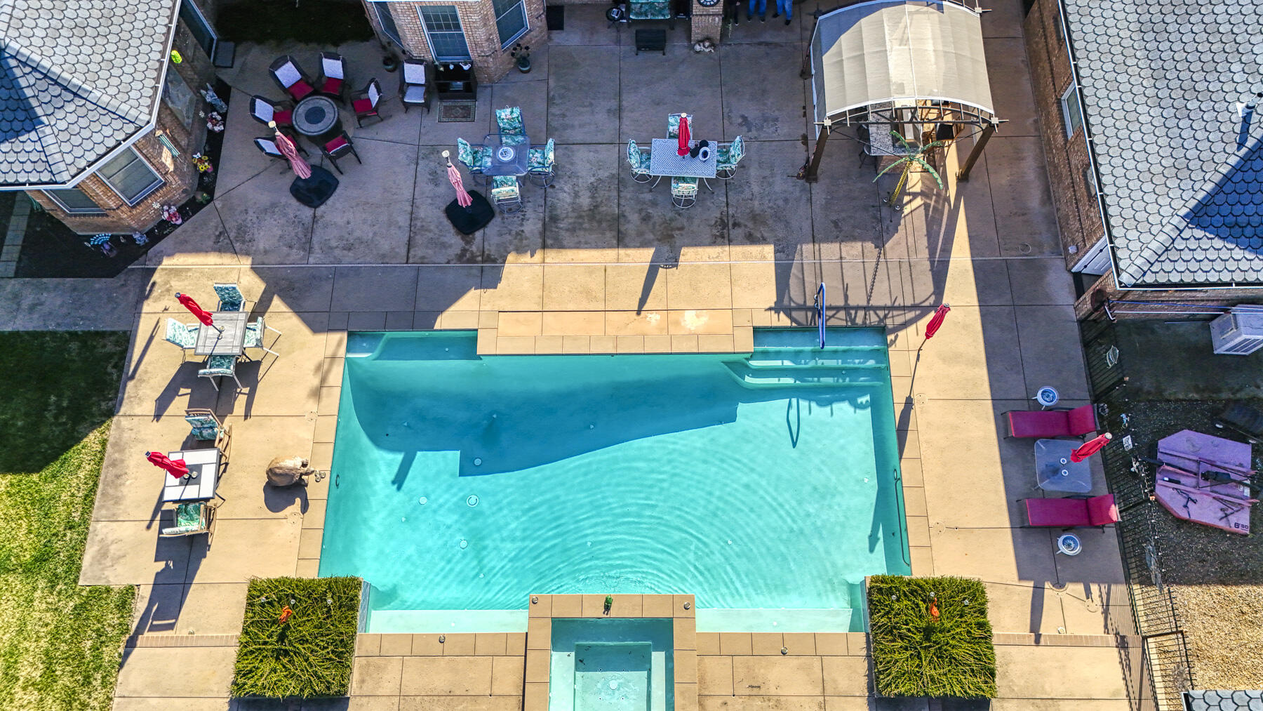 main property photo 36