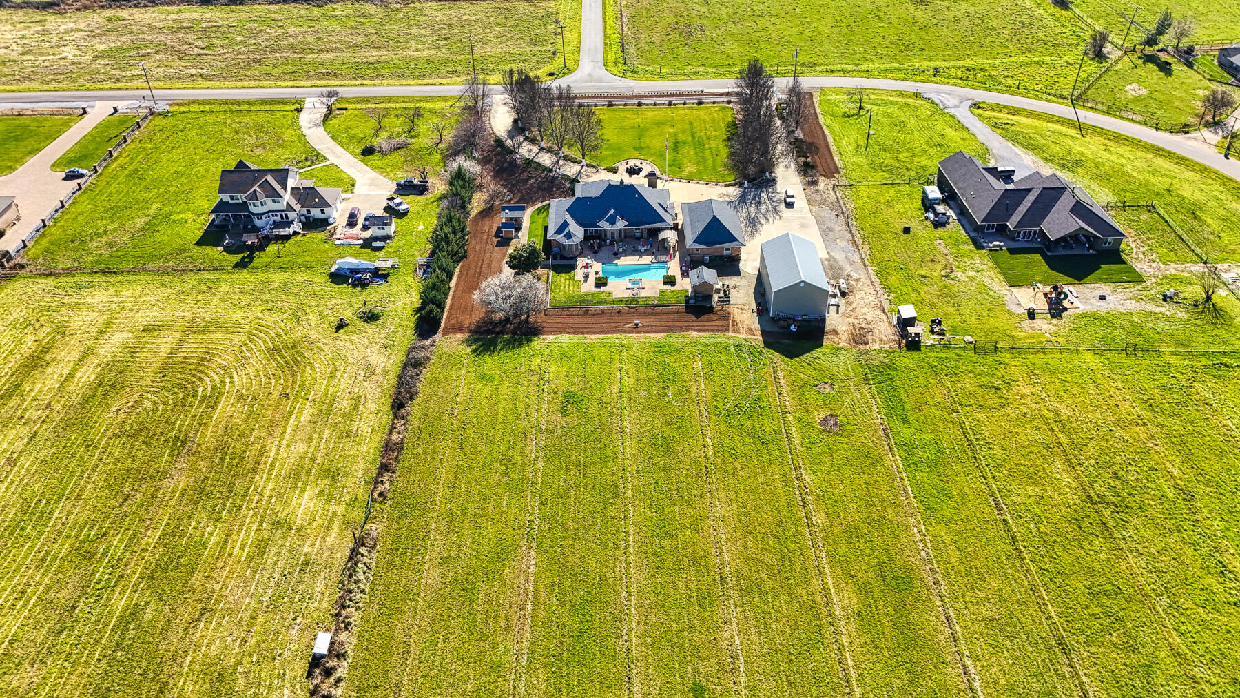main property photo 45