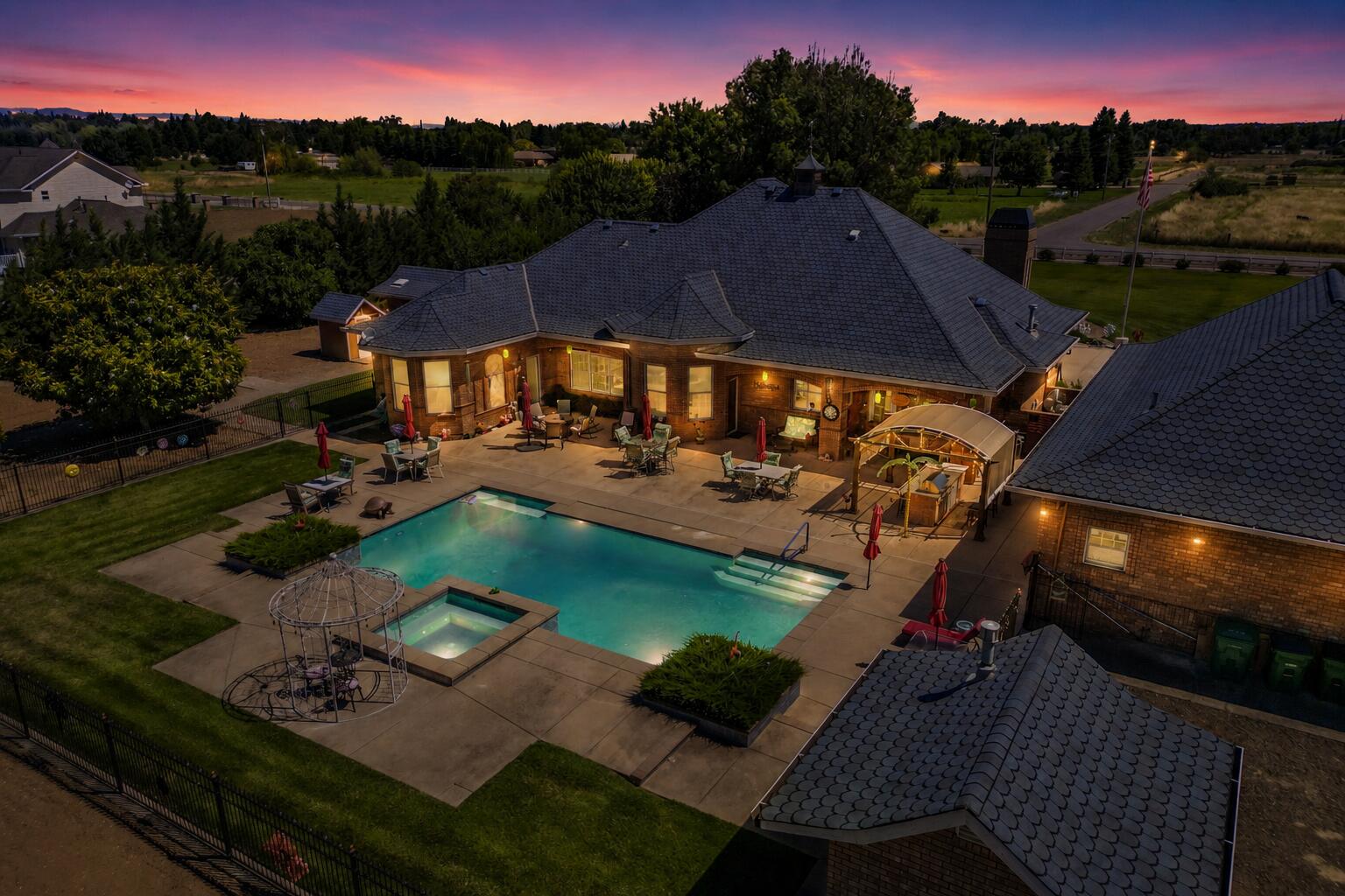 main property photo 5