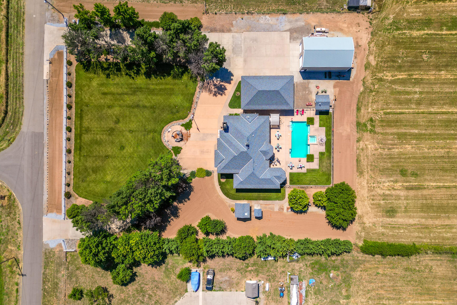 main property photo 50