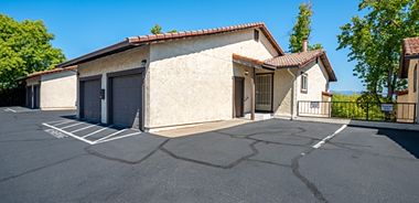image of property with 2 Bed | 2 Bath | 960 Sqft