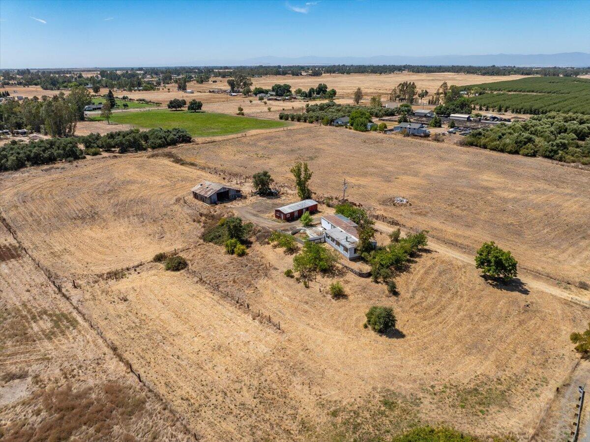 main property photo 11