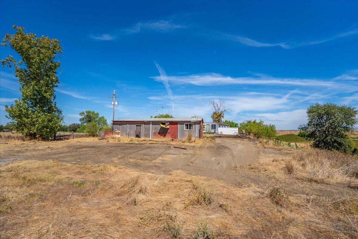 main property photo 23