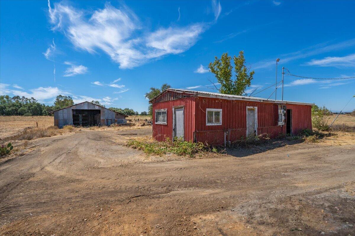 main property photo 27