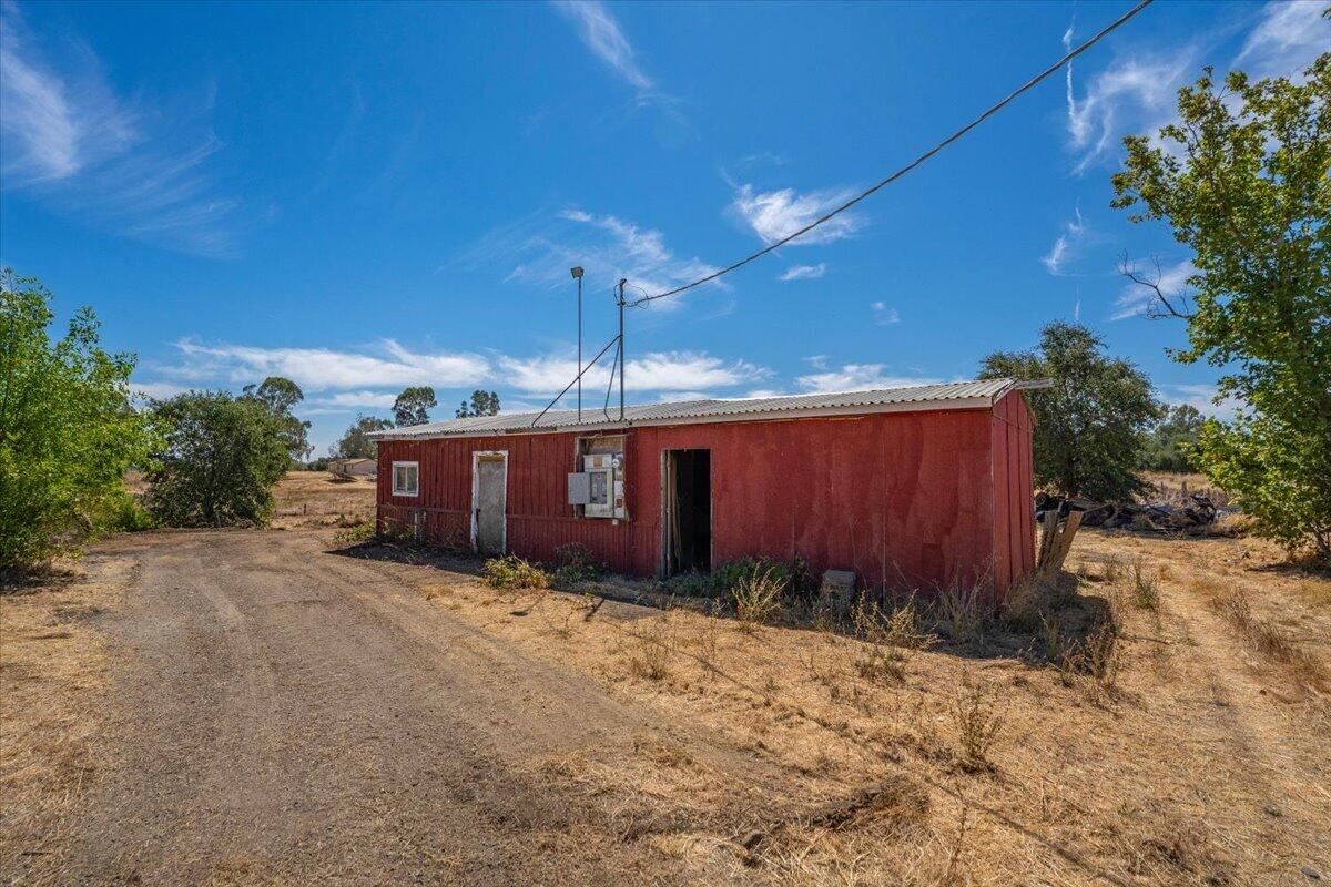 main property photo 28