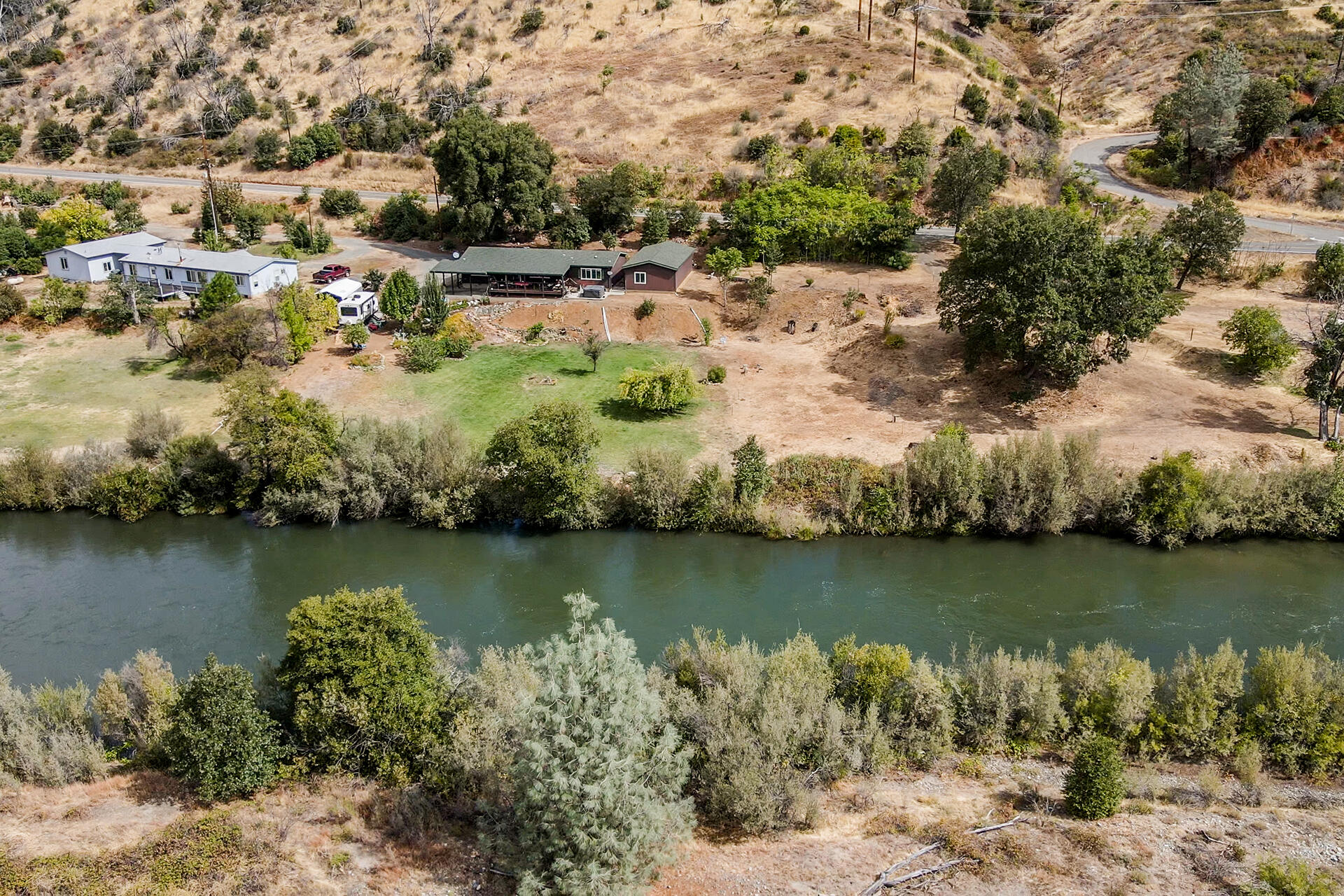 main property photo 17