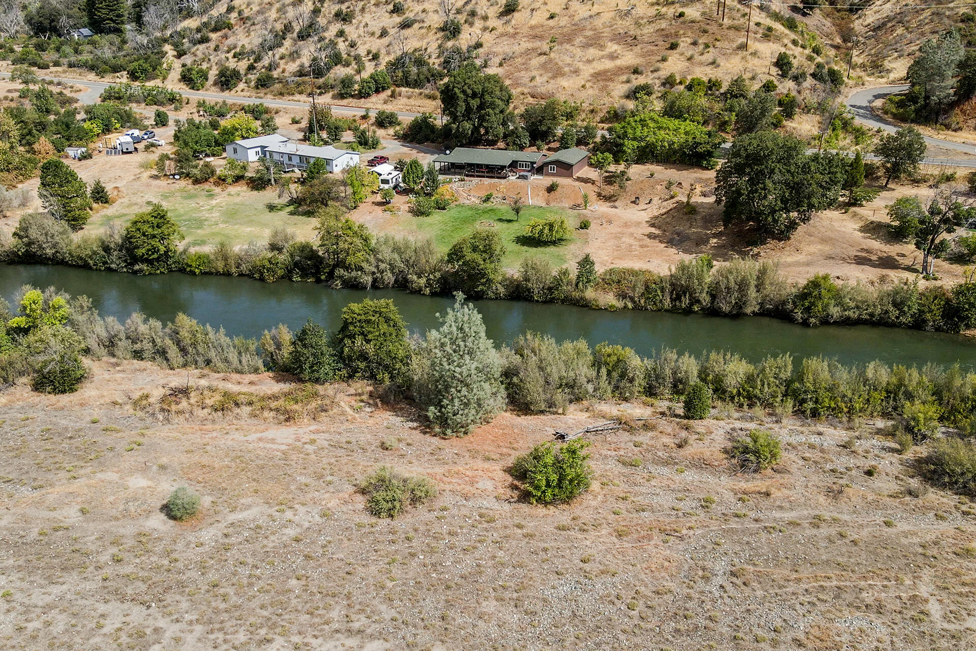 main property photo 4