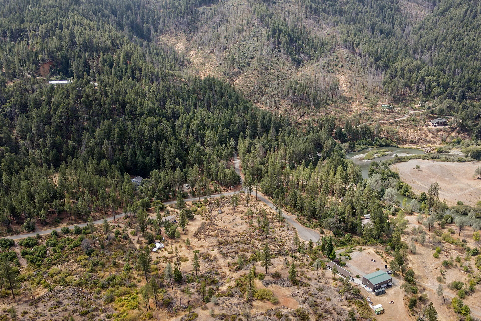 main property photo 11