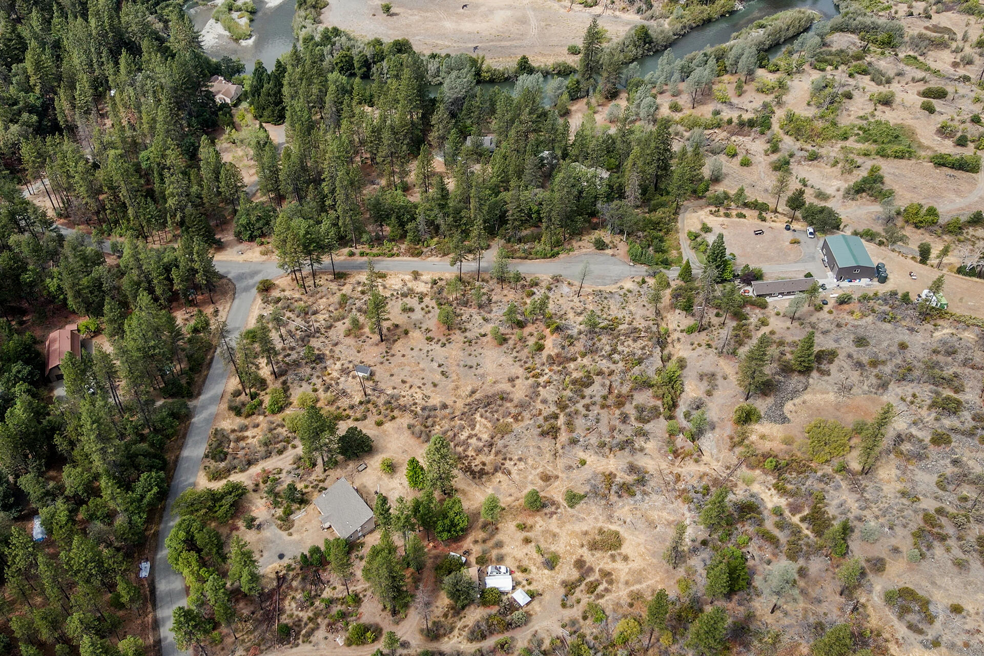 main property photo 9