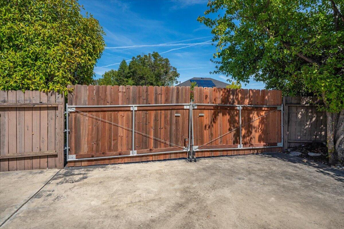 main property photo 45